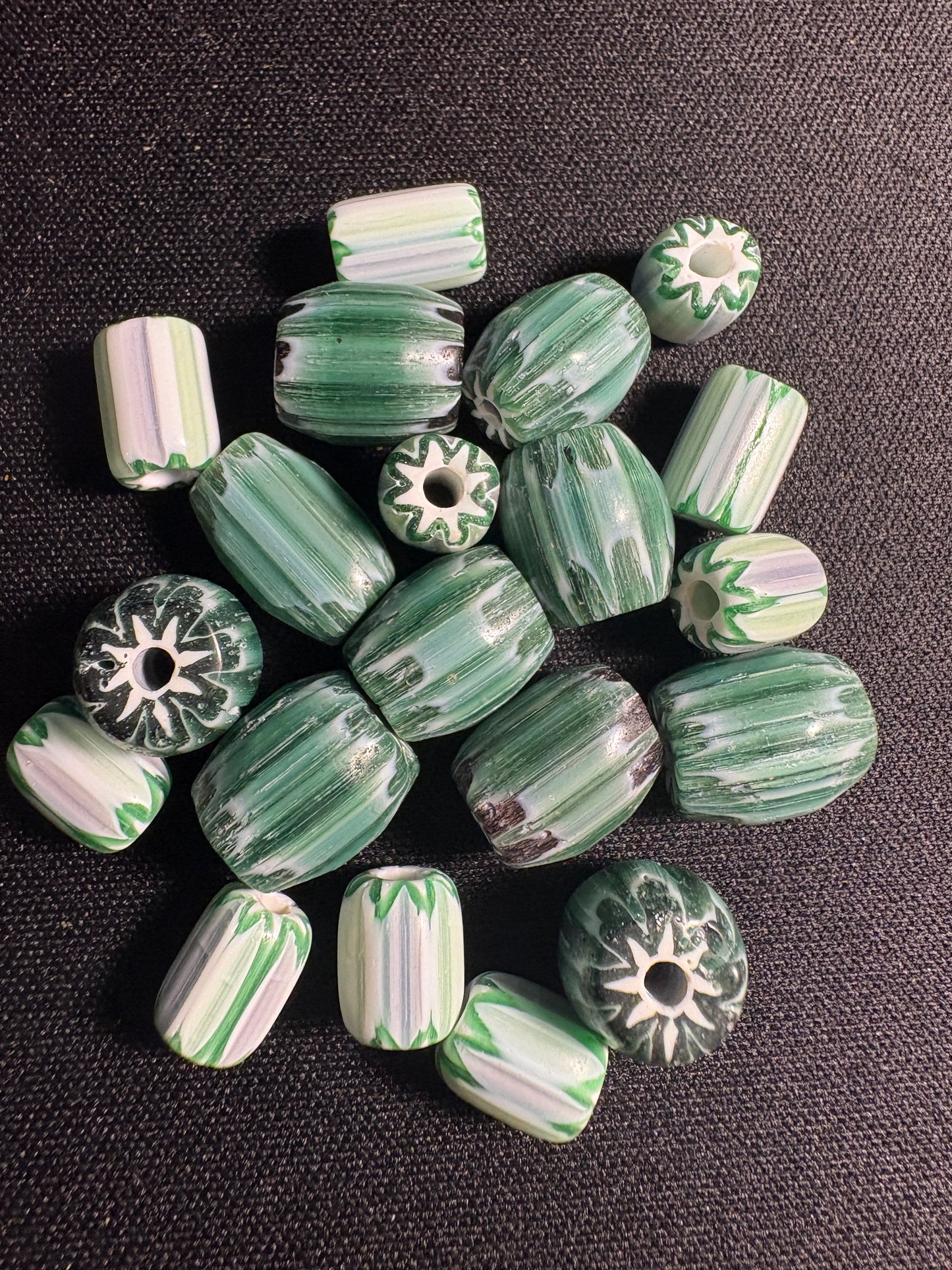 20 Green Chevron oval striped glass beads (S04)