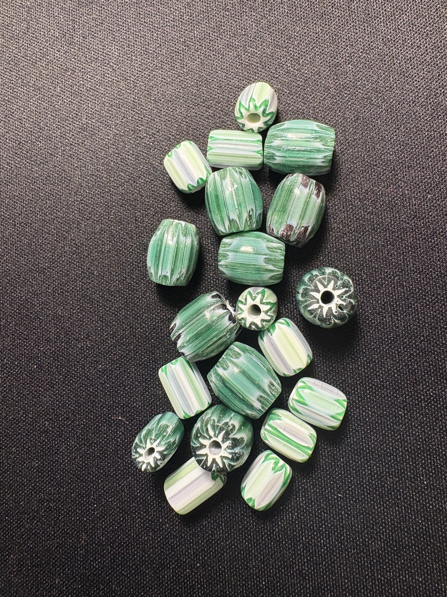 20 Green Chevron oval striped glass beads (S04)