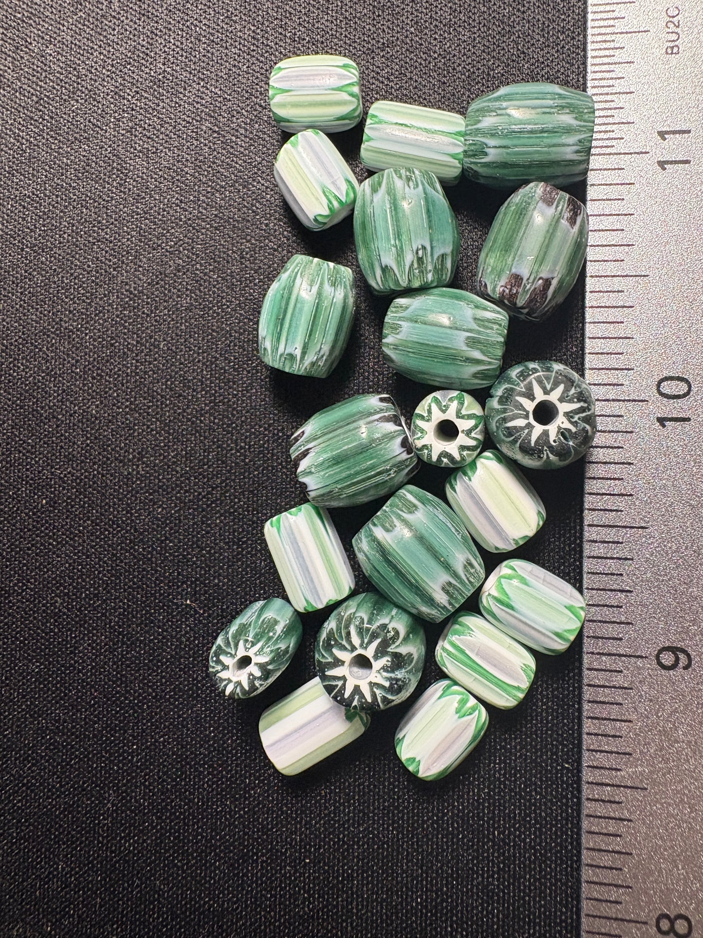 20 Green Chevron oval striped glass beads (S04)