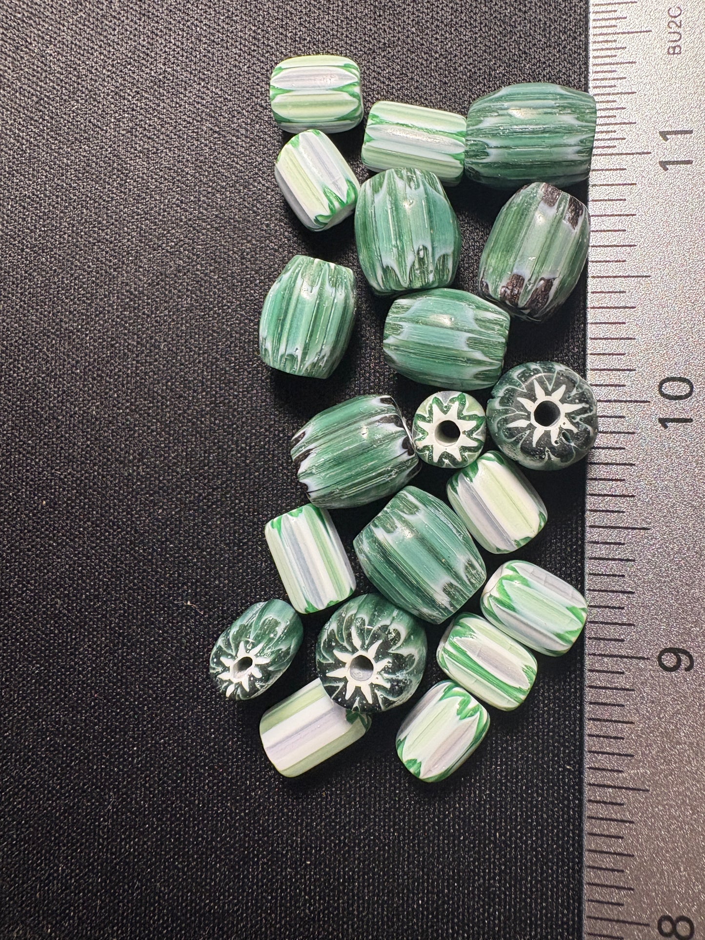 20 Green Chevron oval striped glass beads (S04)