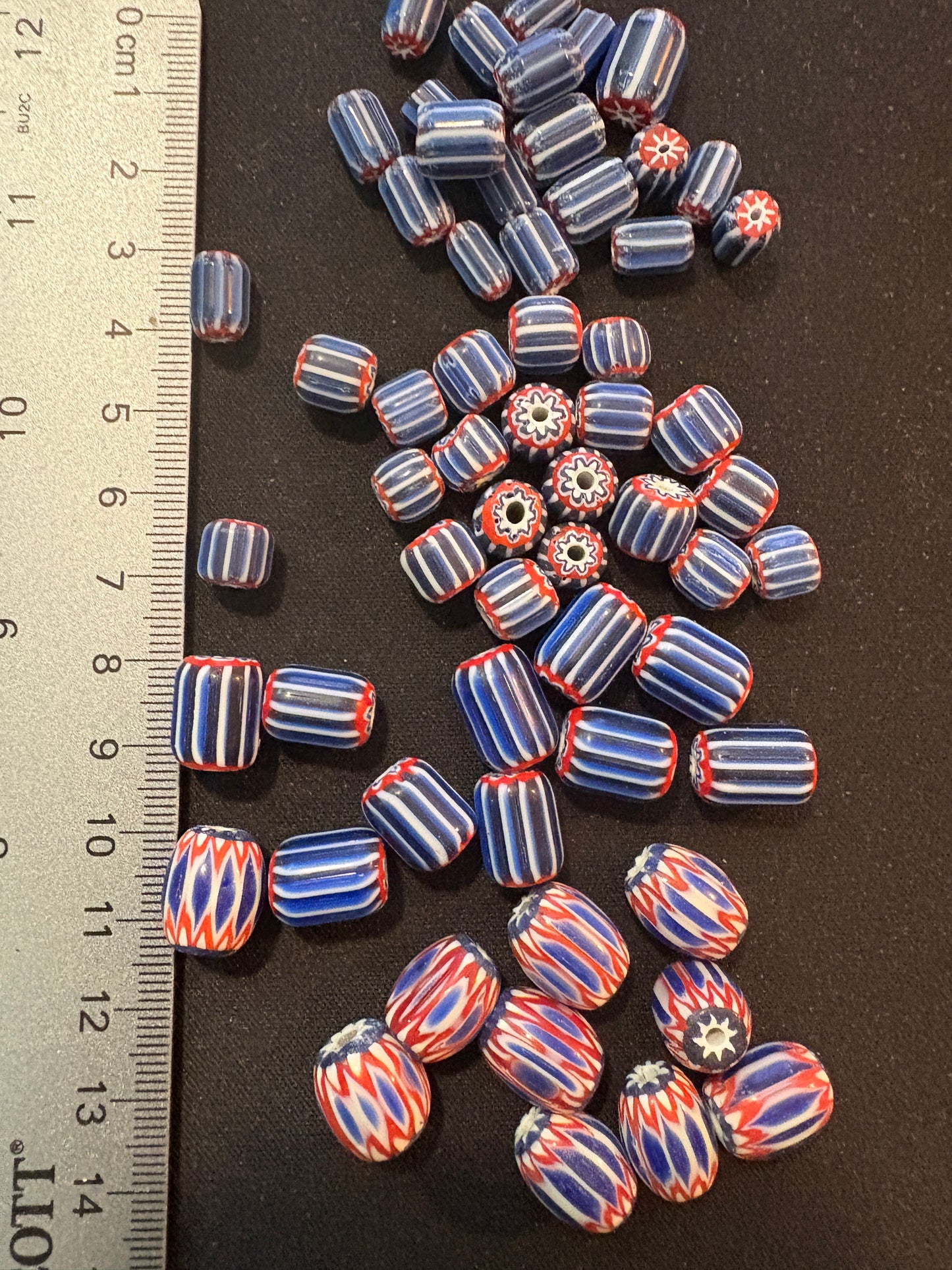 LOT - Chevron glass beads -60 Native American Trade Beads 8-12mm (S16)