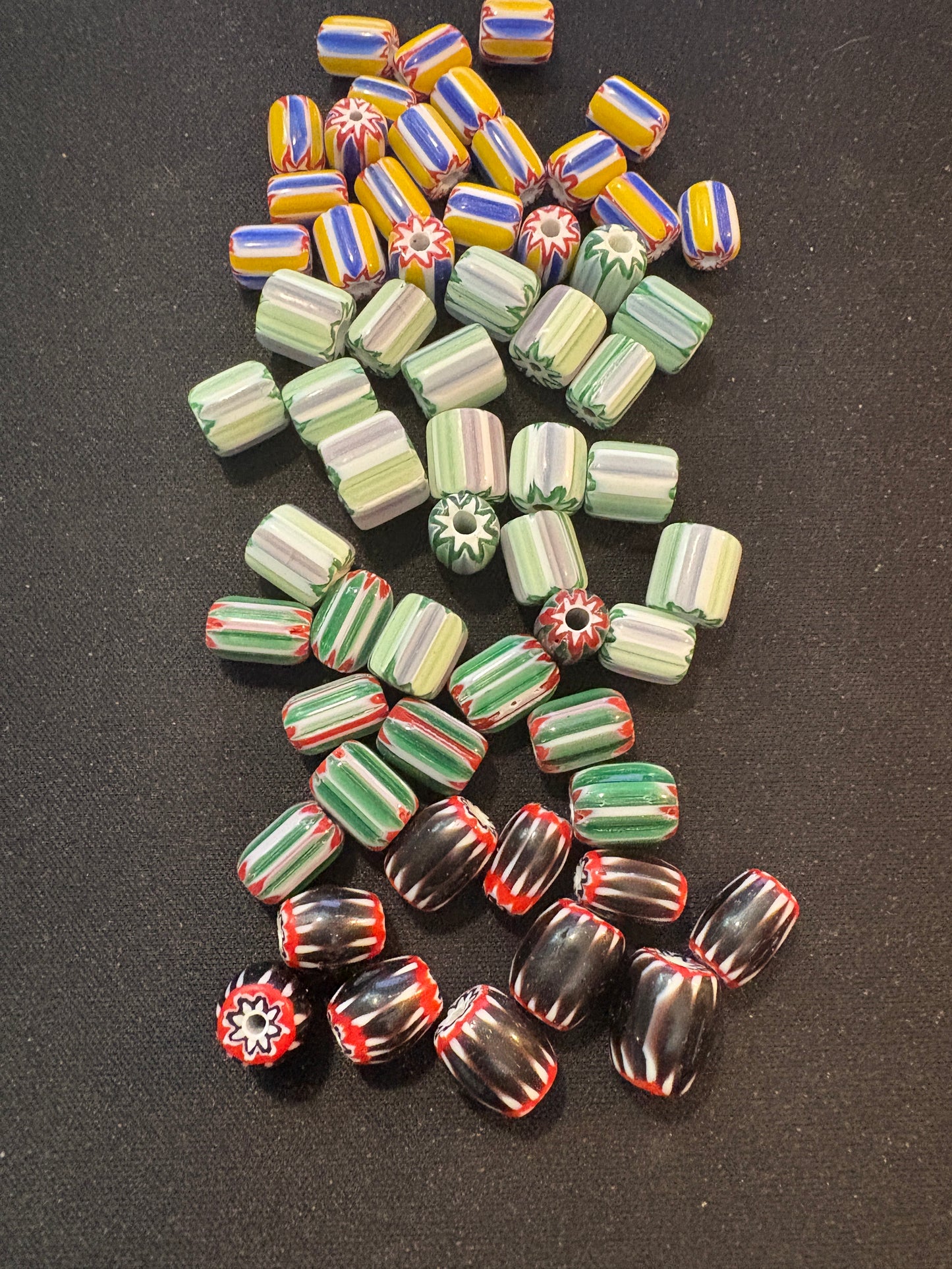 LOT - Chevron glass beads -60 Native American Trade Beads 8-12mm (S18)