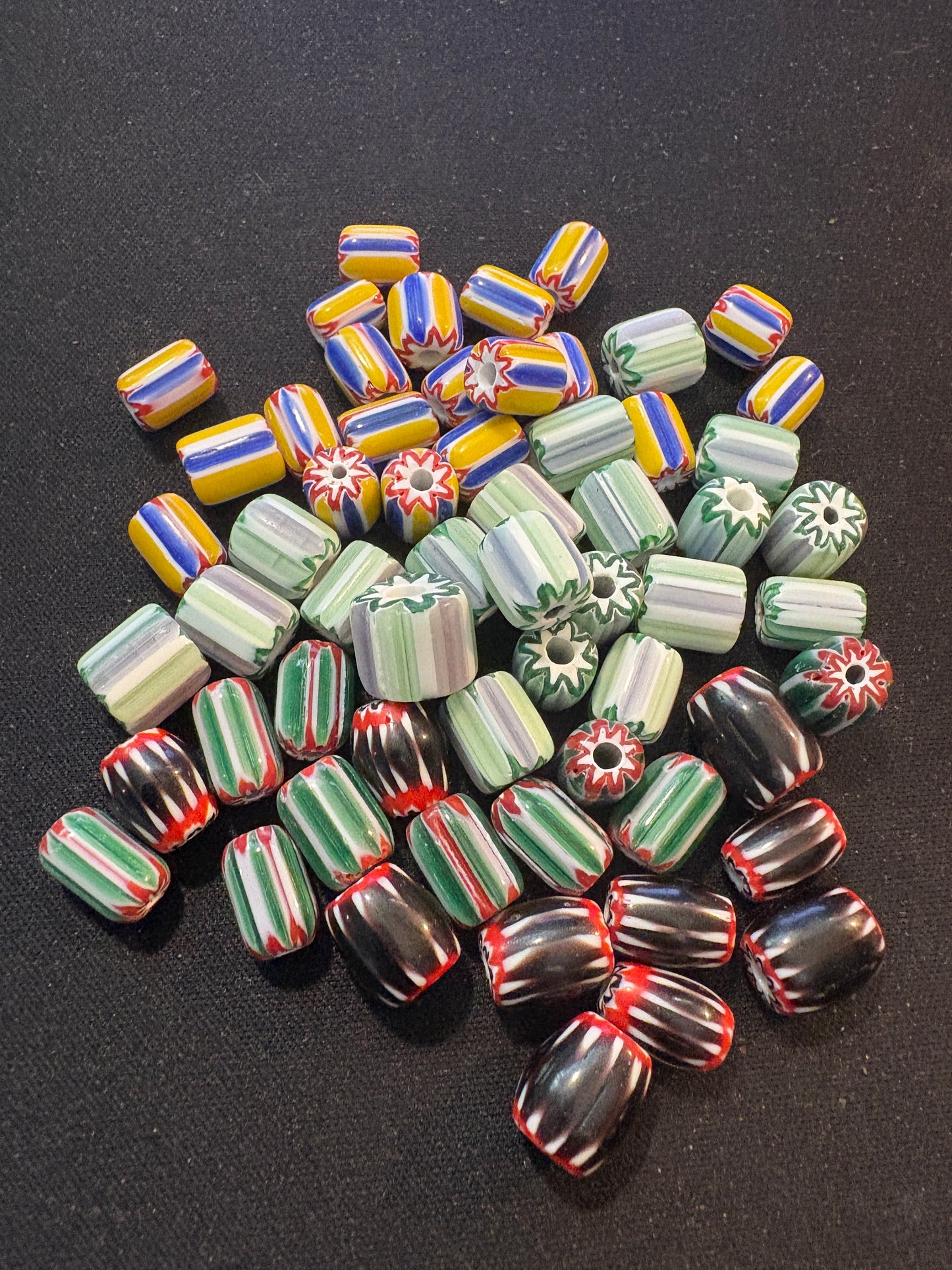 LOT - Chevron glass beads -60 Native American Trade Beads 8-12mm (S18)