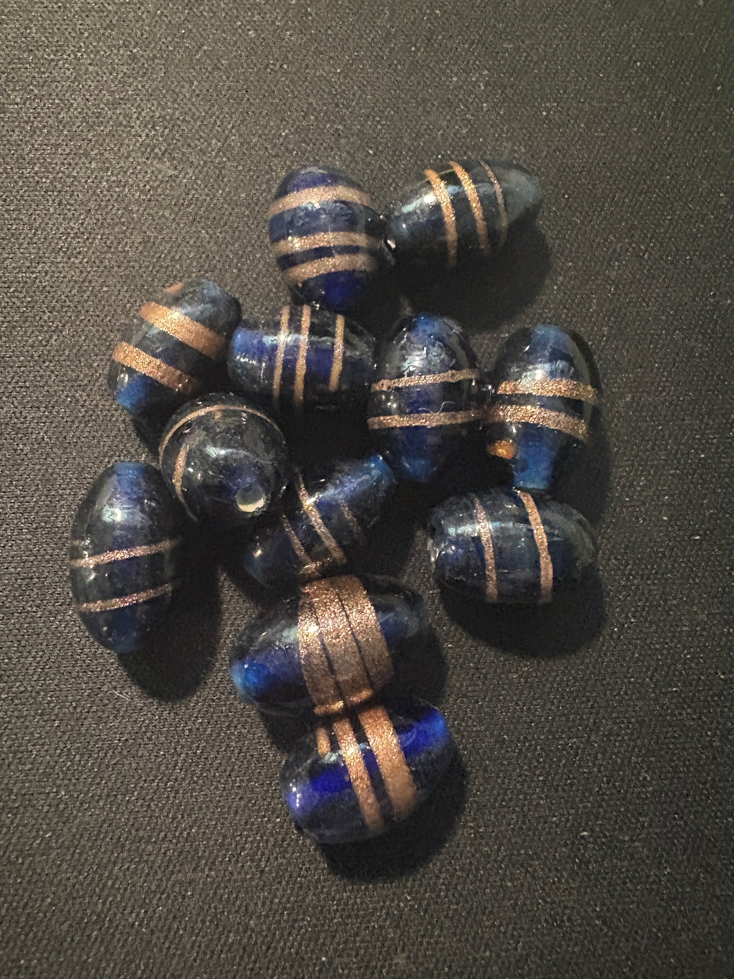12 Swirl striped glass beads -Fancy Rare Art Deco- 14mm [S117)