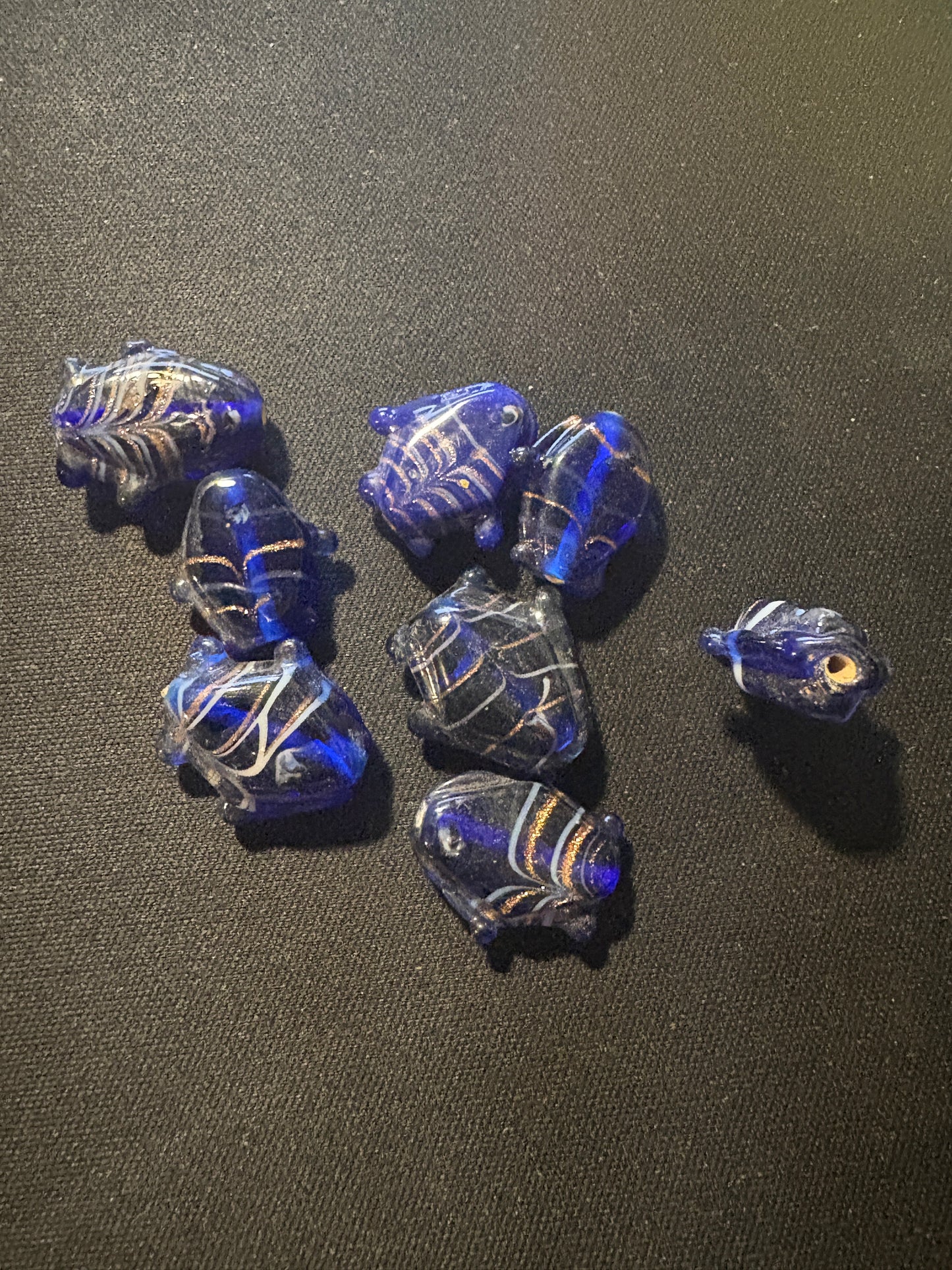 8 blue FISH Bead feather striped glass beads (S124)- 20mm