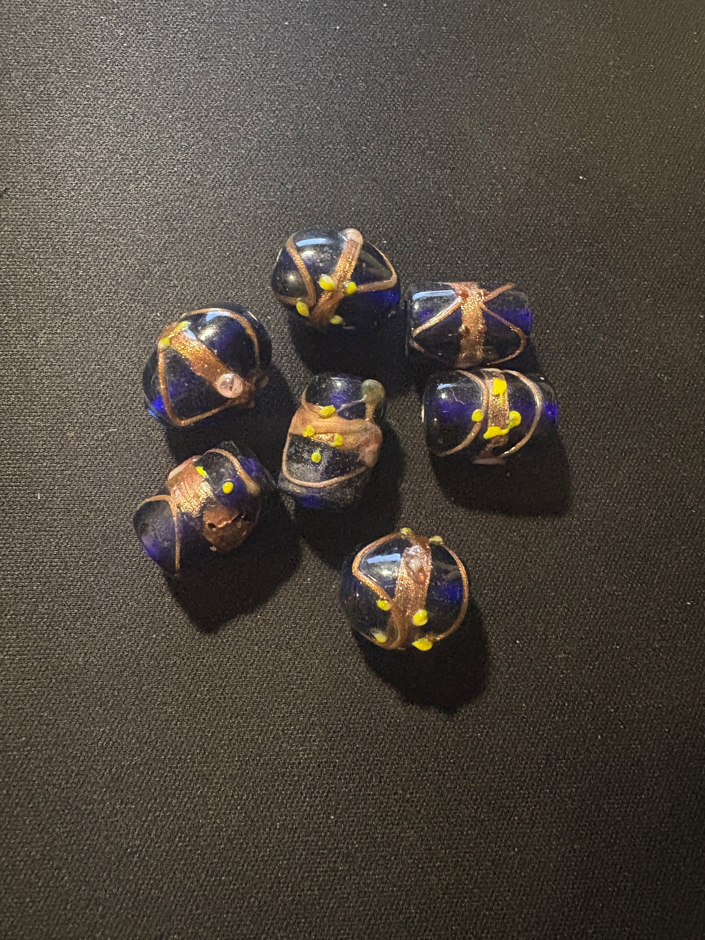 7 Wedding Cake Dark gold foil glass beads (s120)- Fancy- 15mm