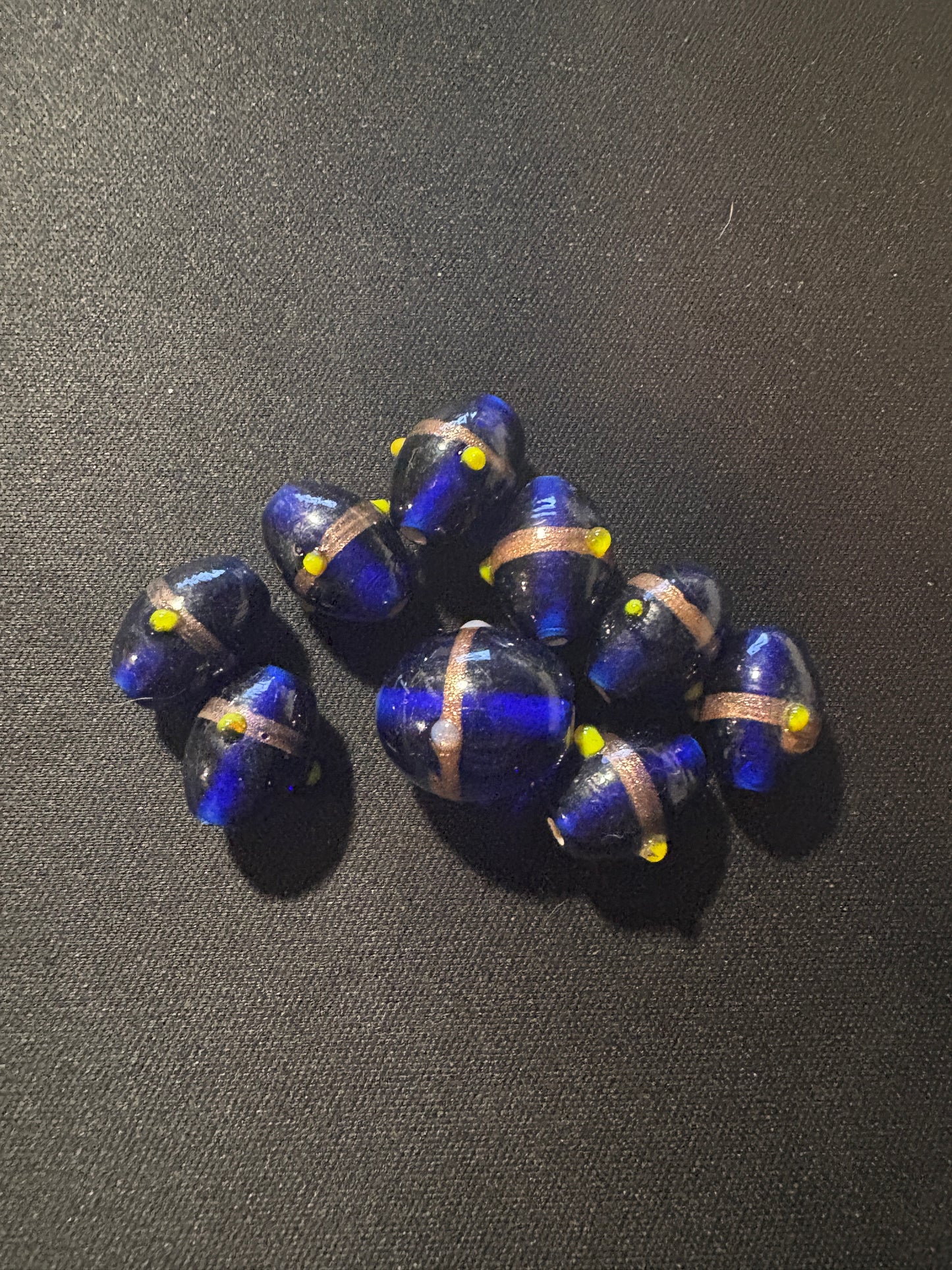 9 Gold Foil Oval glass beads (s122)- Fancy Rare Raised dots- 15mm