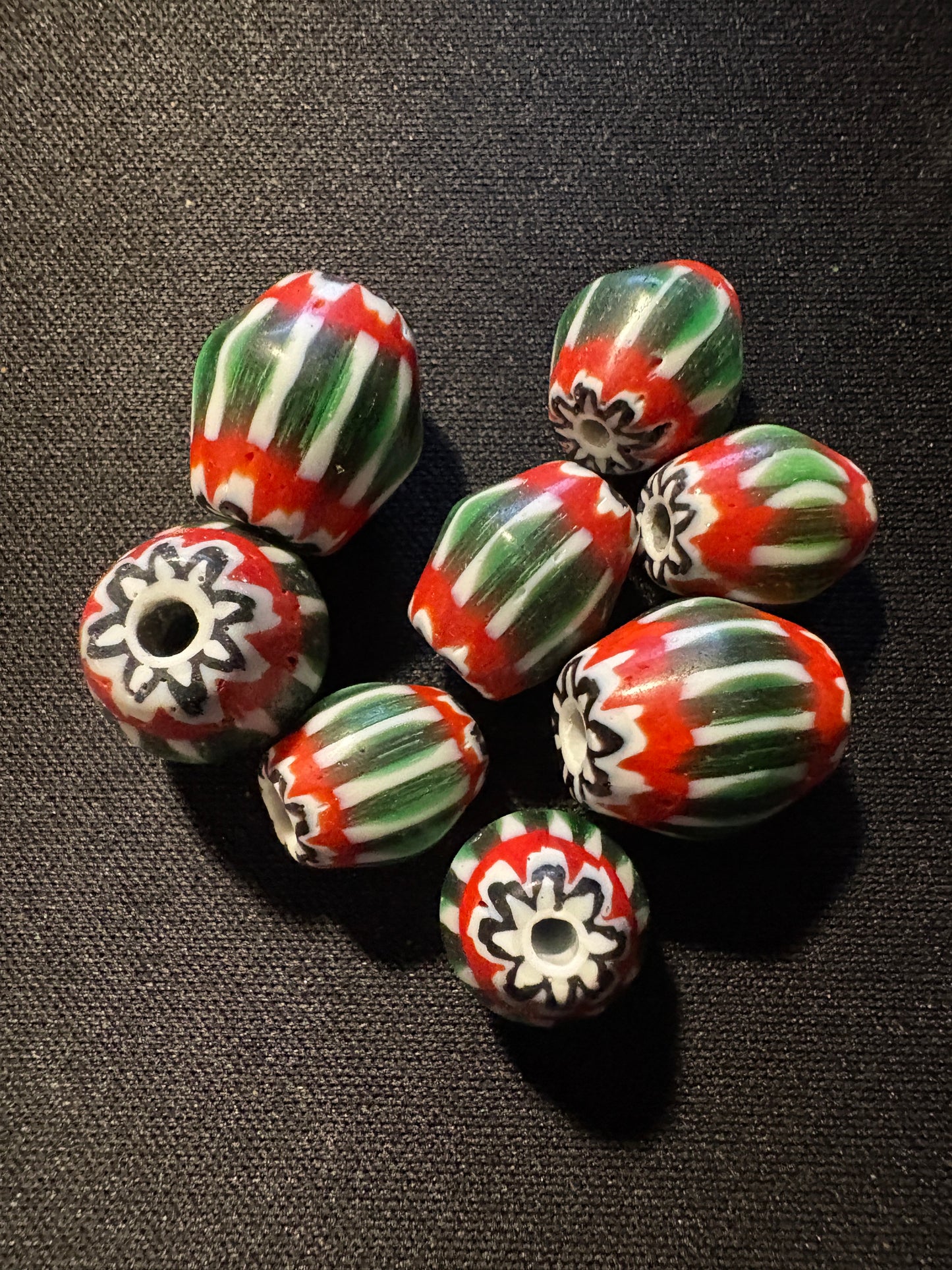 8 Chevrons striped glass beads (s173)- 10-12mm