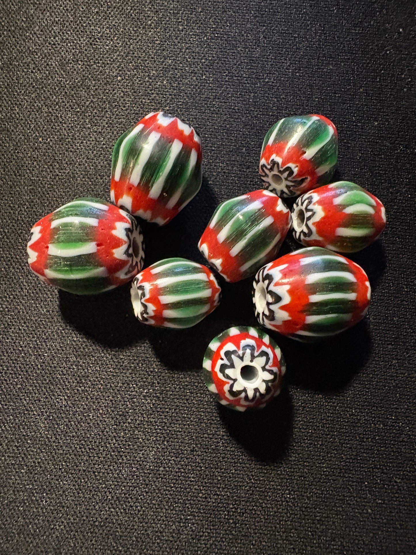 8 Chevrons striped glass beads (s173)- 10-12mm
