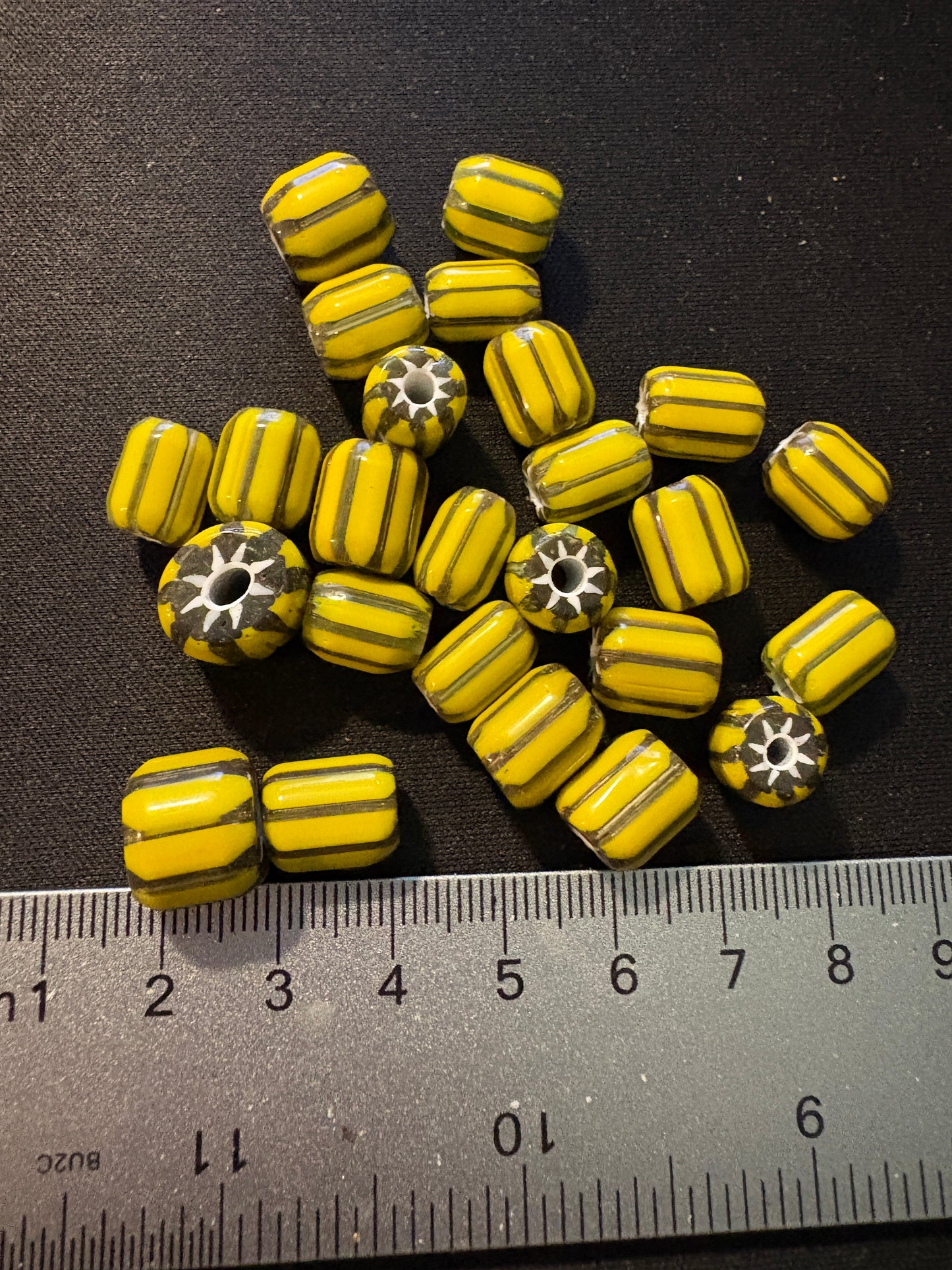 25 Chevrons striped glass beads (s171)- yellow 10-12mm