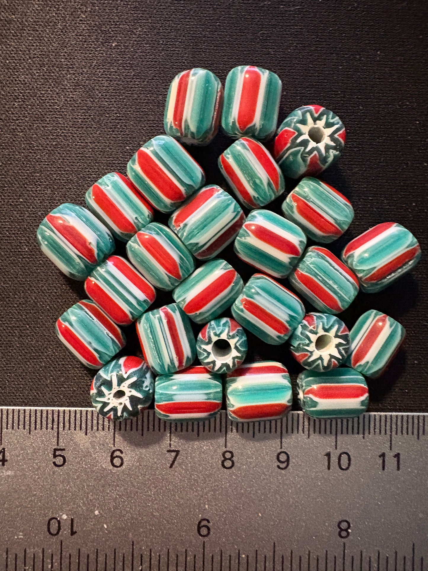 25 Chevrons striped glass beads (s180)- green 10mm