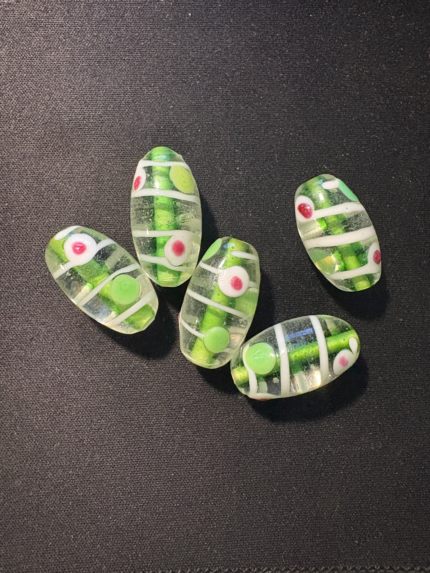 5 Large Green red dot glass beads - (S136) Handmade Indian Rare - 20x15mm