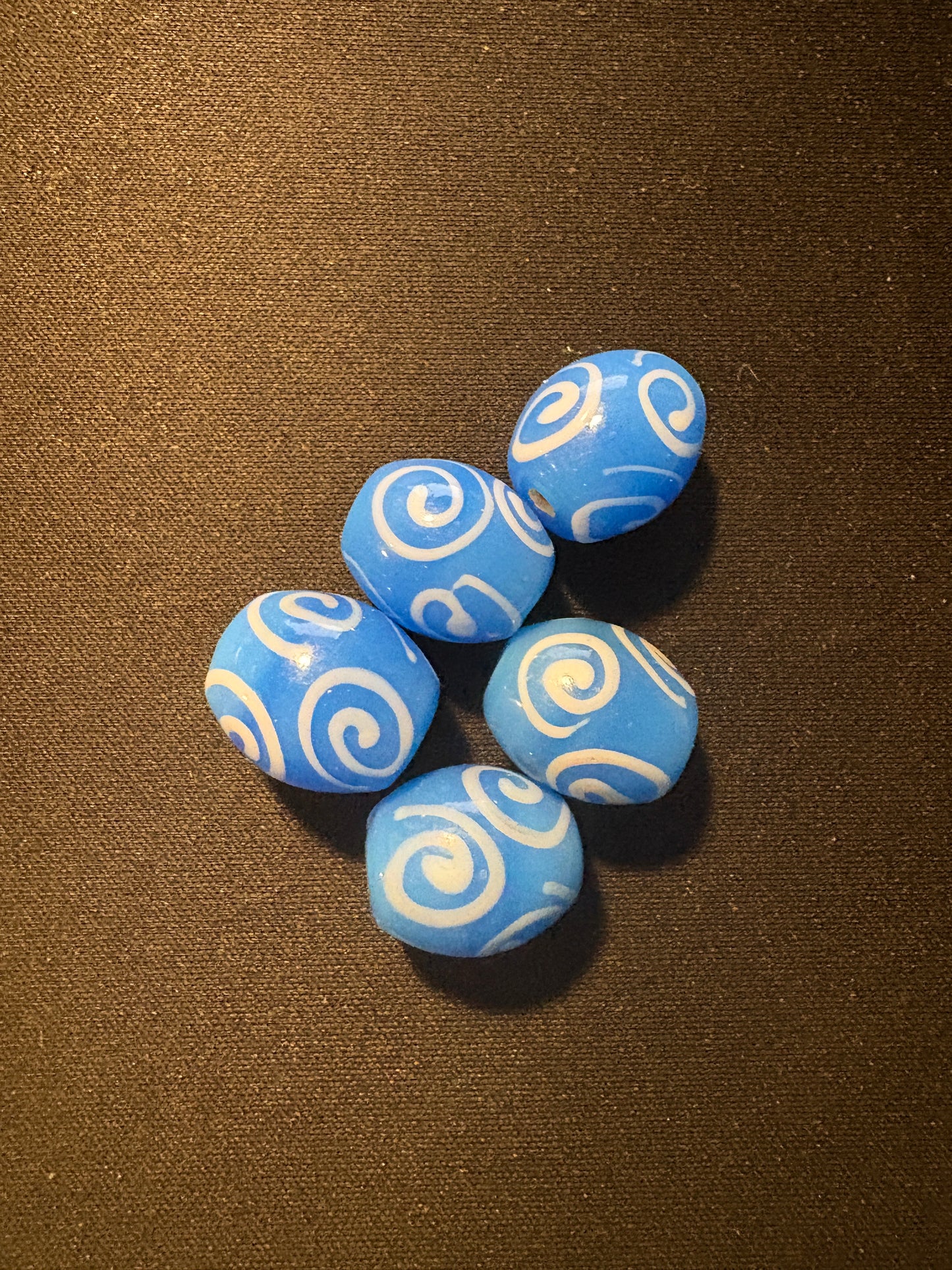 5 Zen Swirl glass beads (s301)- Fancy Rare Art Deco - 18mm