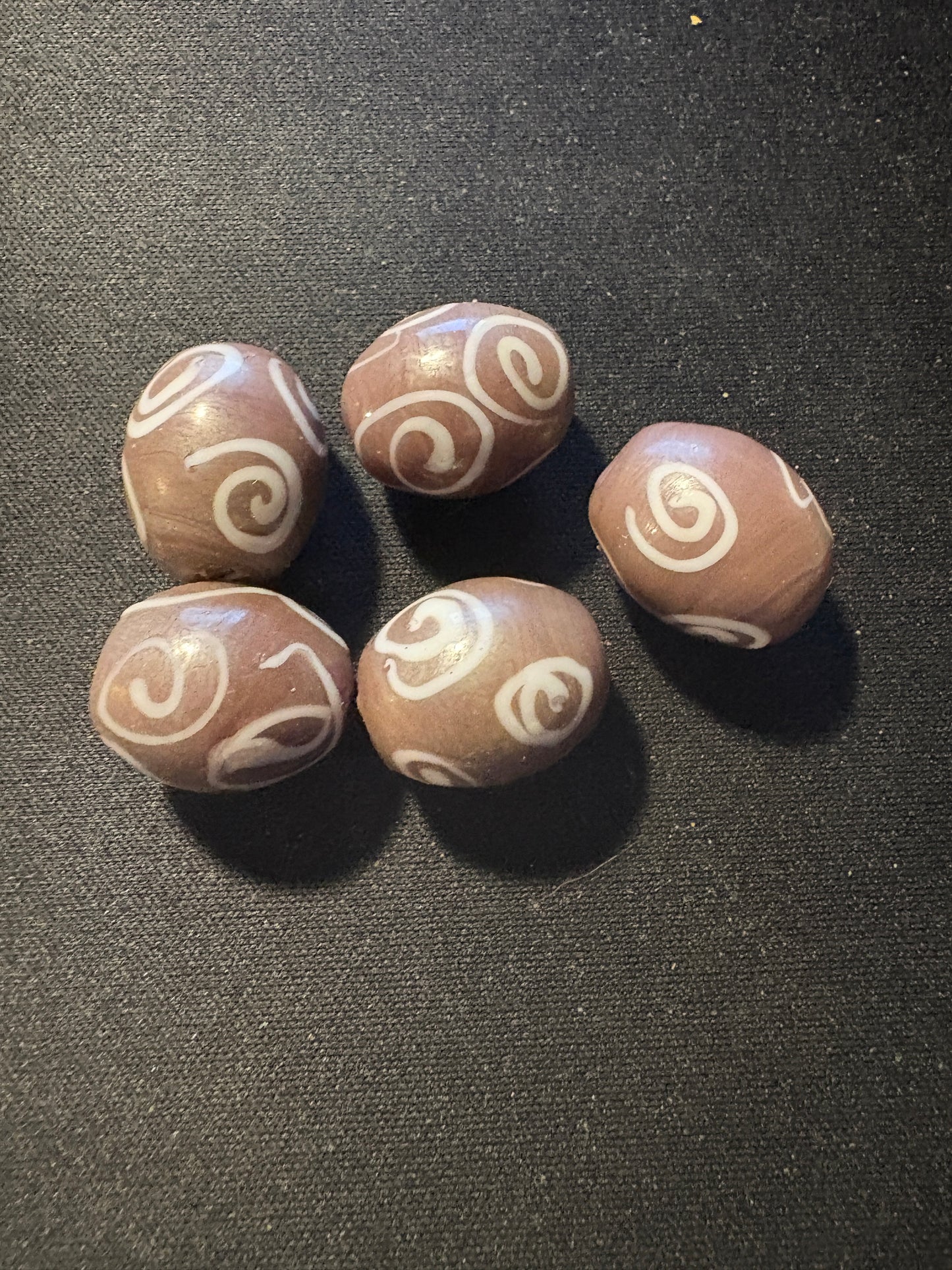 5 Zen Swirl glass beads (s135)- Fancy Rare Art Deco - 15mm