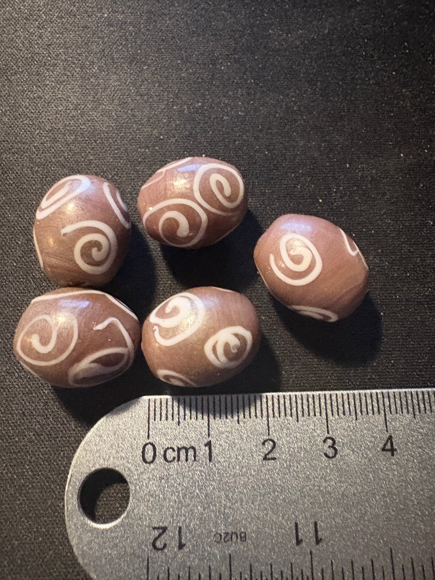 5 Zen Swirl glass beads (s135)- Fancy Rare Art Deco - 15mm