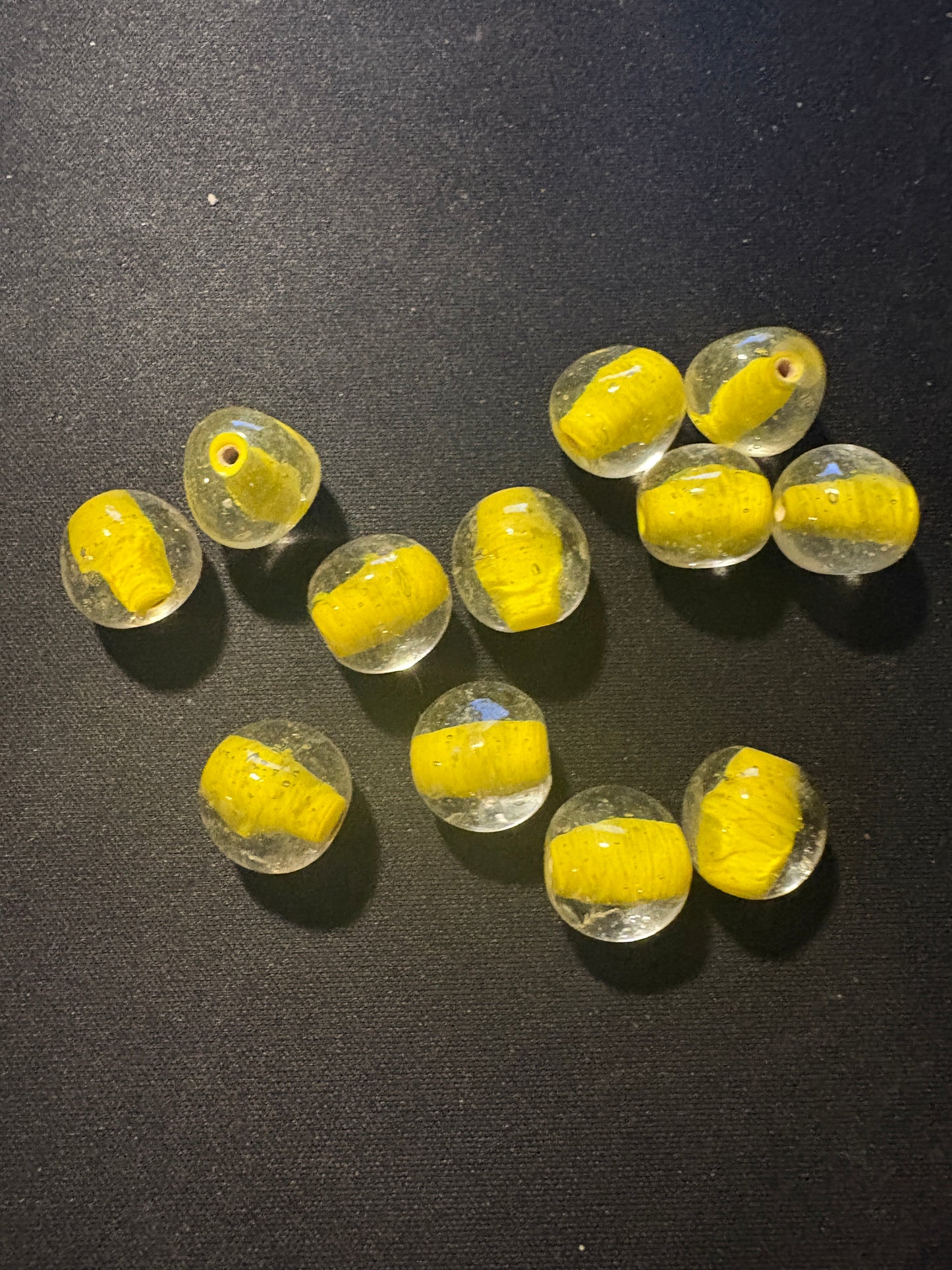 12 Yellow glass beads (s143)- Fancy Rare Art Deco- 15mm