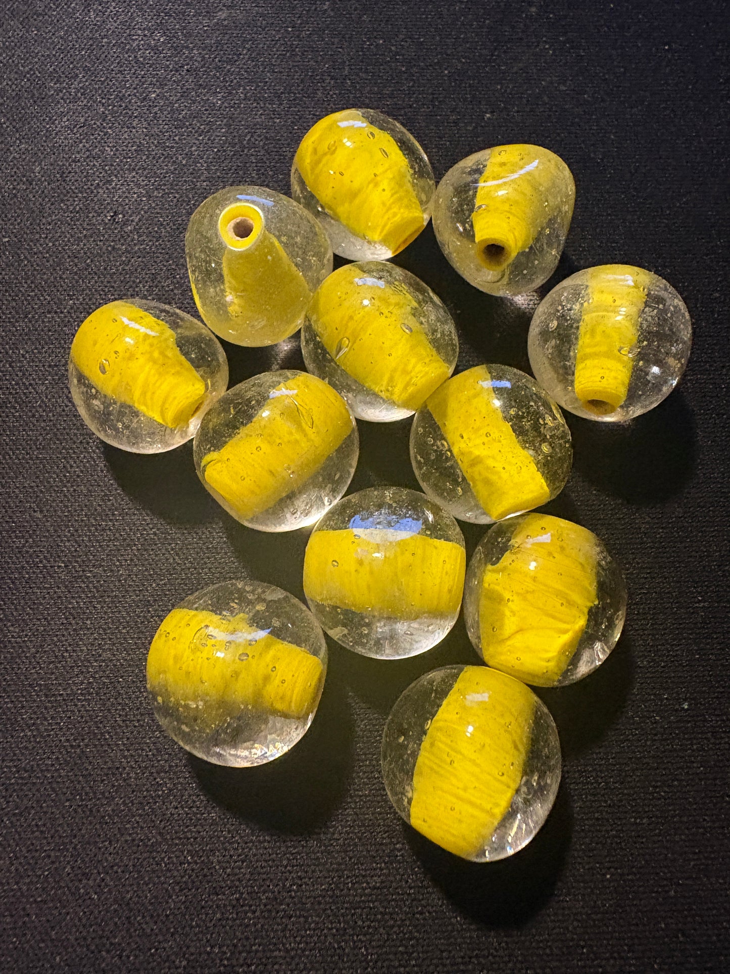 12 Yellow glass beads (s143)- Fancy Rare Art Deco- 15mm