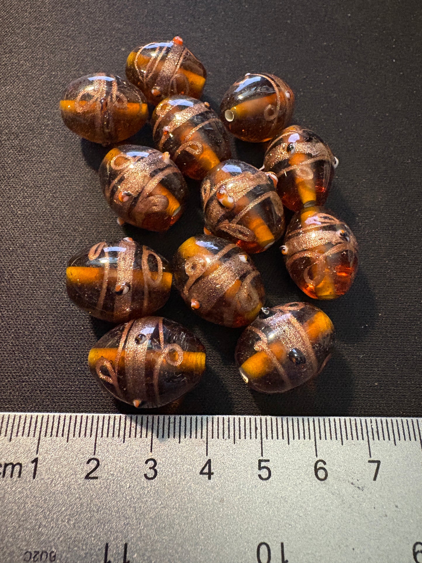 12 Glass Beads - Fancy Wedding Cake Foil Raised Dot (S175)- 20mm