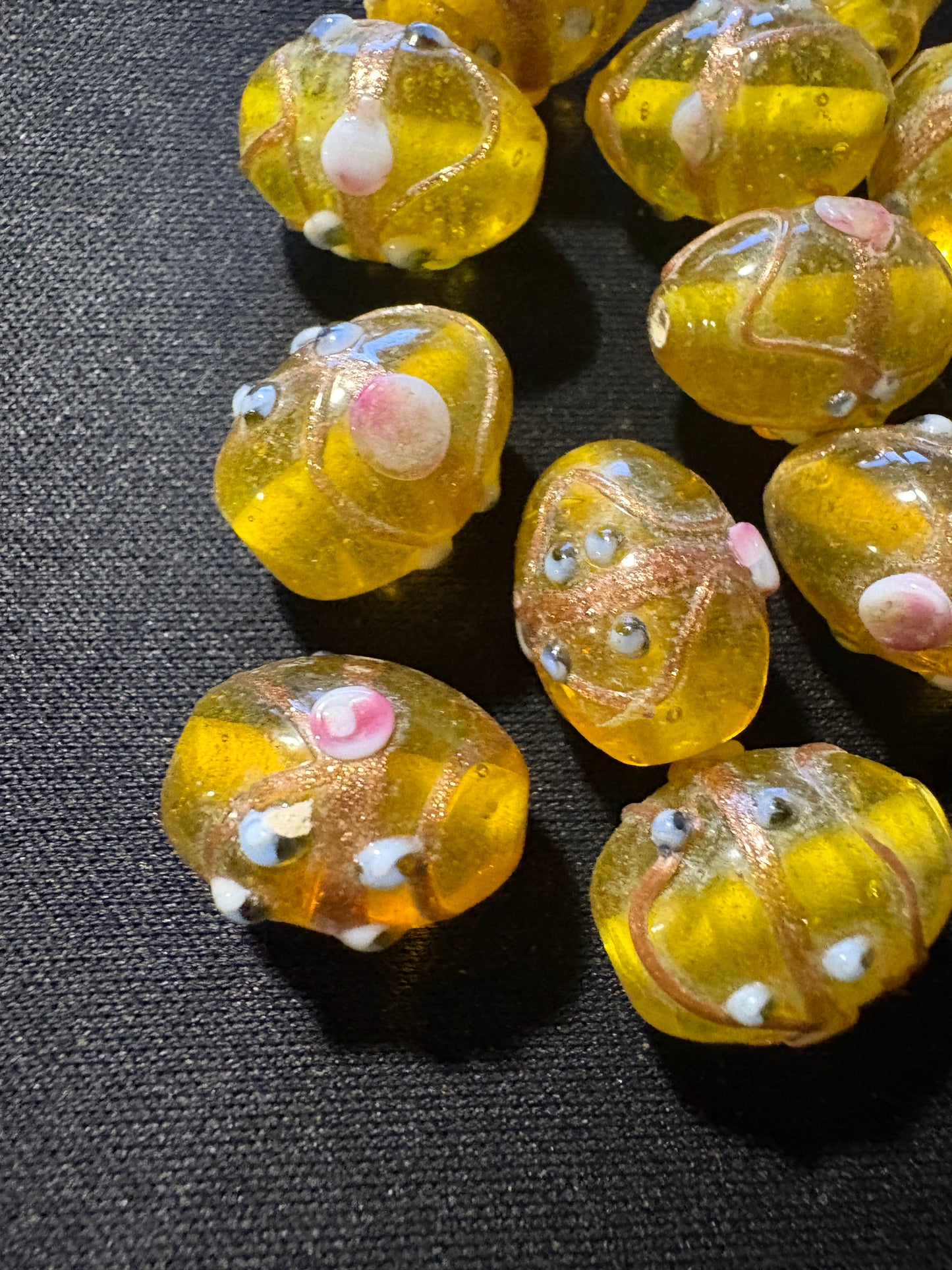 12 glass floral beads - (S144) wedding cake design Fancy Rare - 15mm