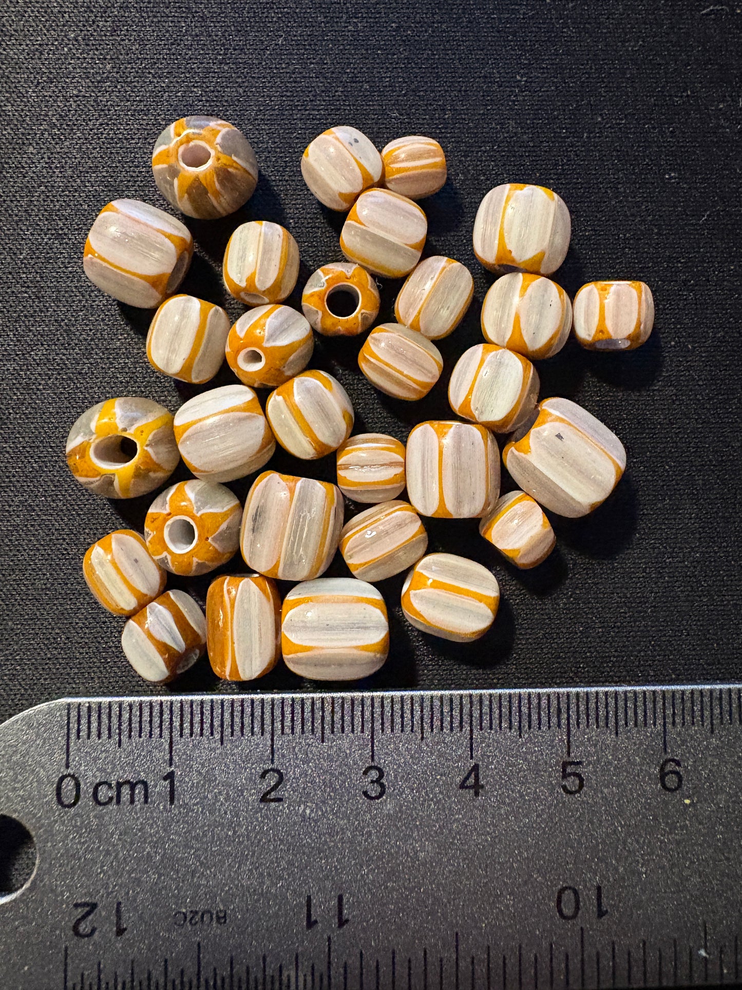 30 Chevrons striped glass beads - 10mm Fancy Vintage (S146)