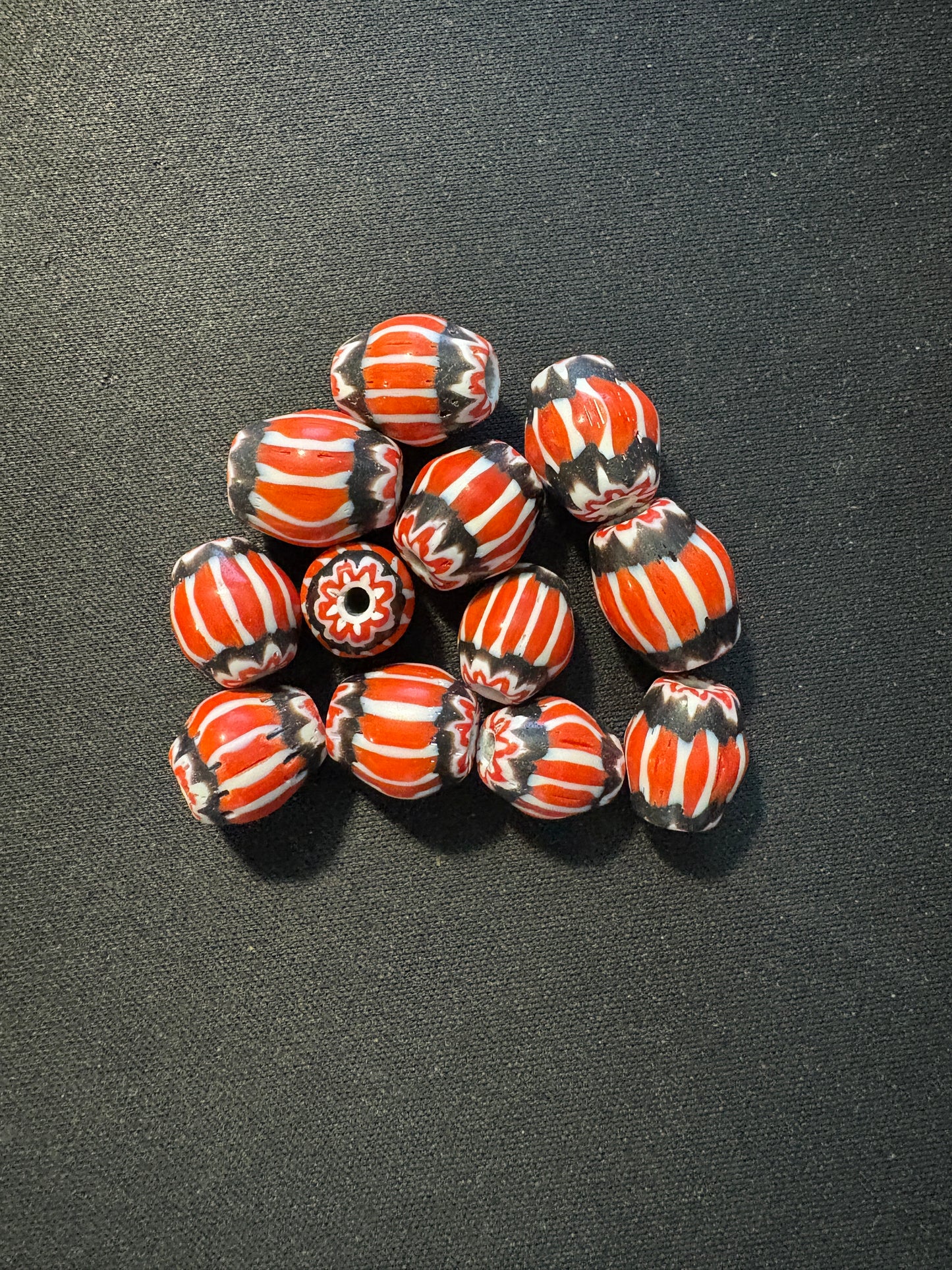 12 Red Chevrons striped glass beads - 10-15mm Fancy (S182)