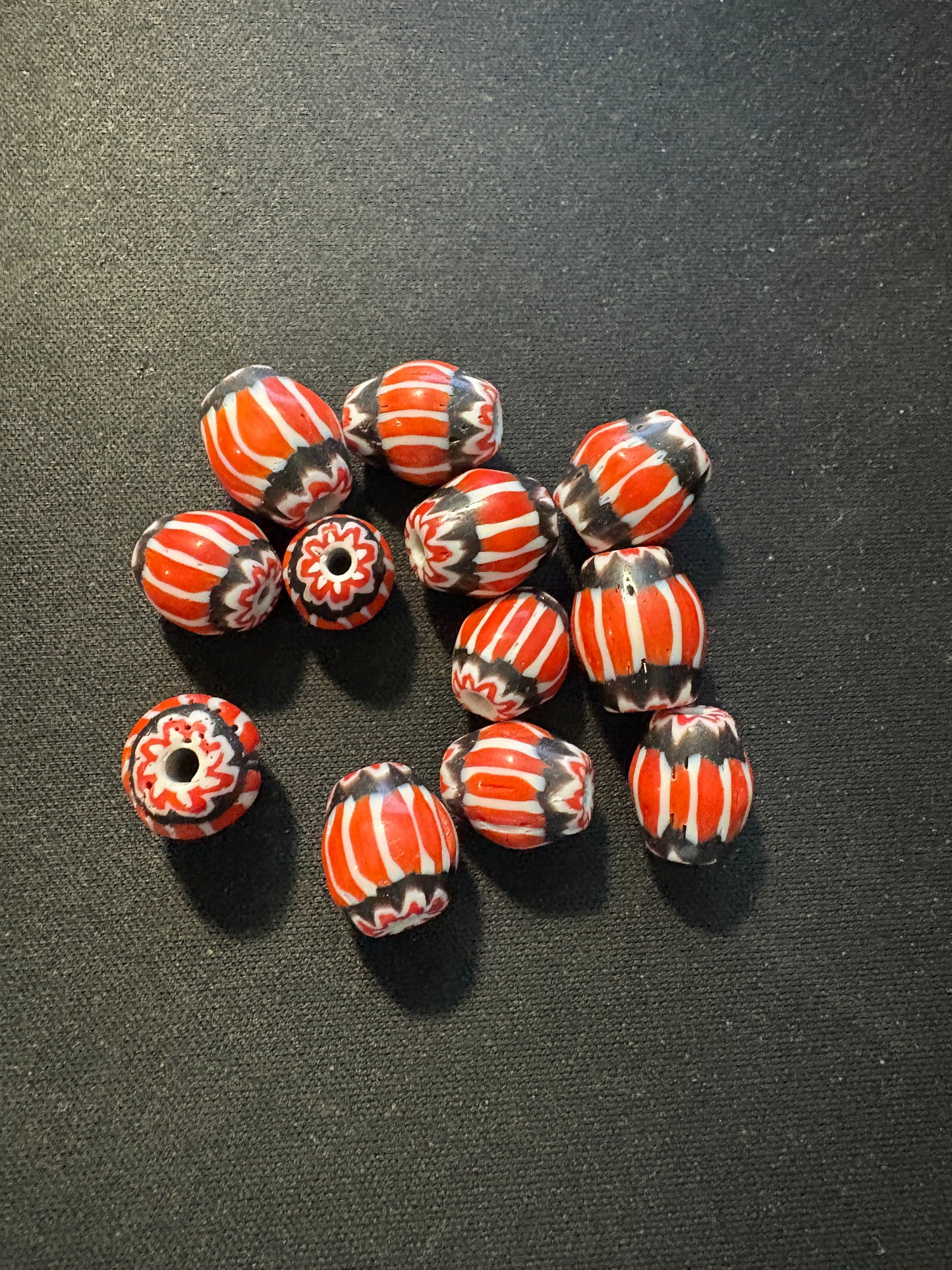 12 Red Chevrons striped glass beads - 10-15mm Fancy (S182)