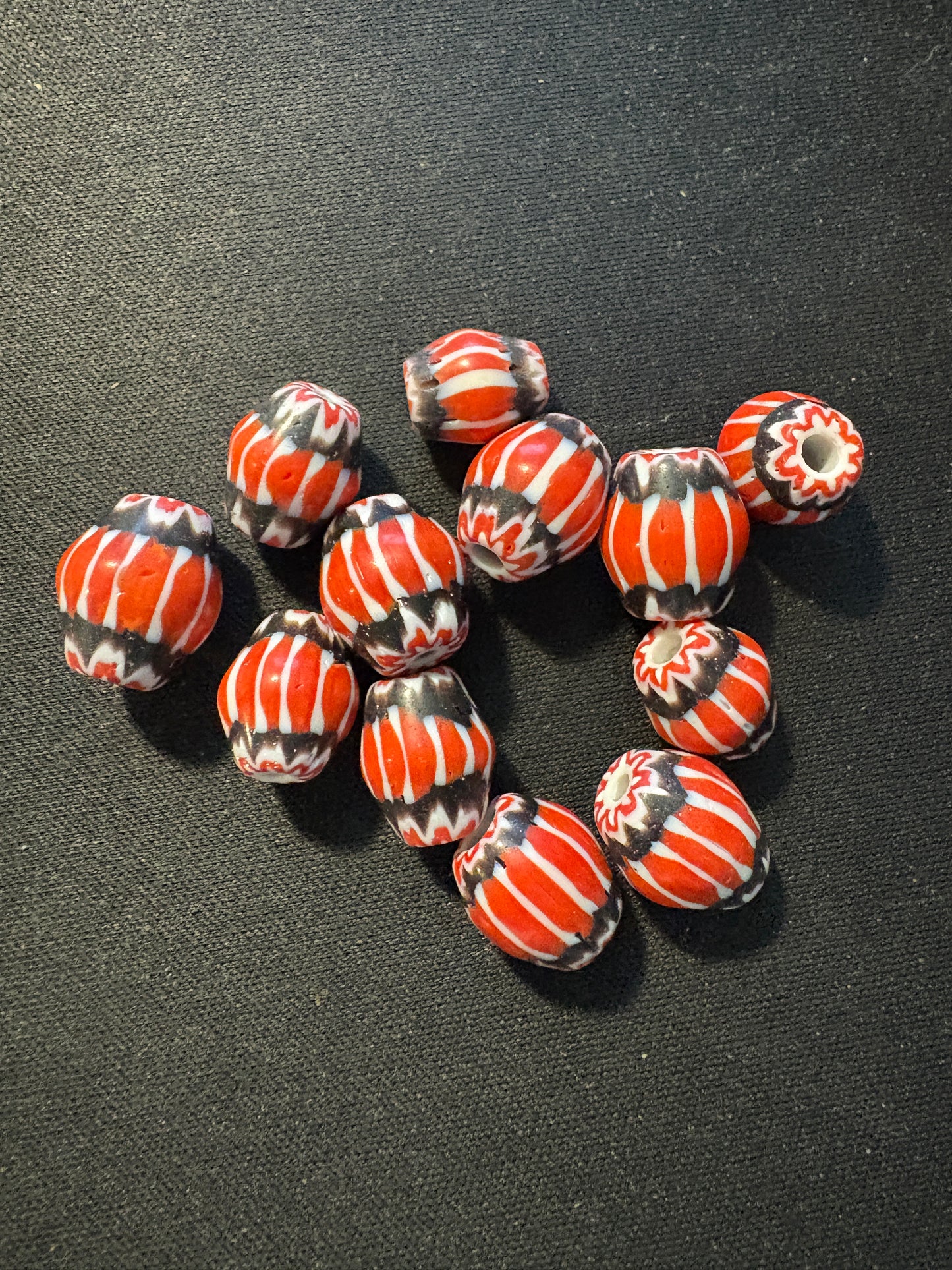 12 Red Chevrons striped glass beads - 10-15mm Fancy (S182)