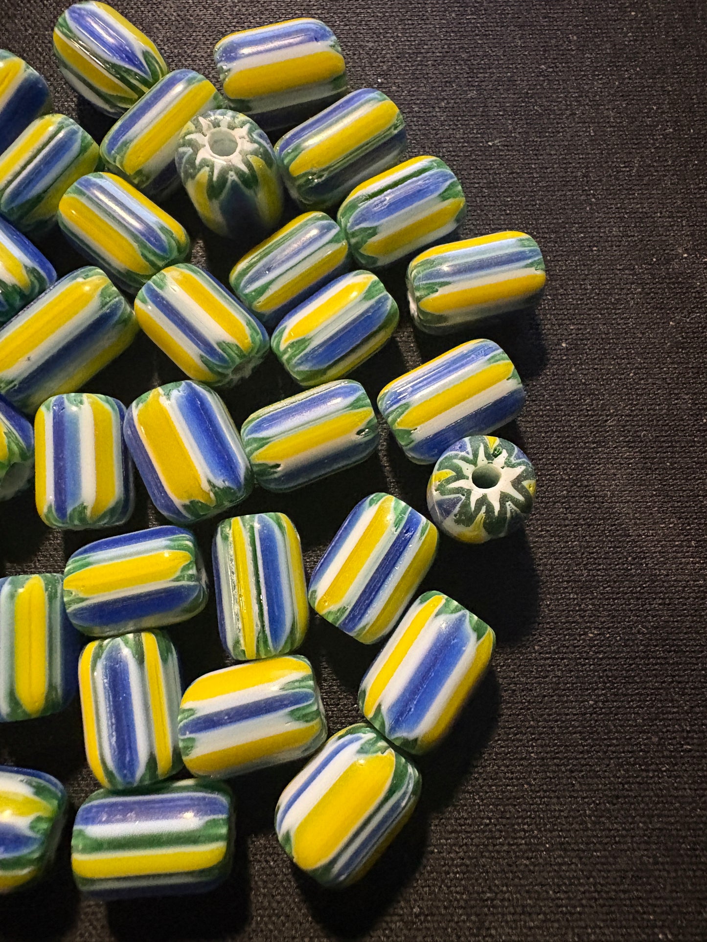 40 Yellow Blue Chevrons striped glass beads - 10mm Fancy (S183)