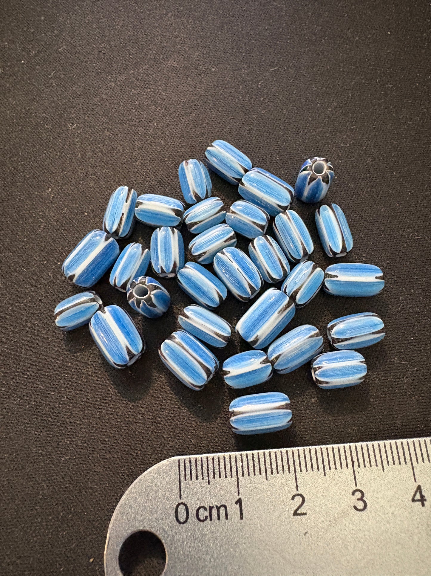 30 Chevrons striped glass beads - 5-10mm Fancy Blue (S151)