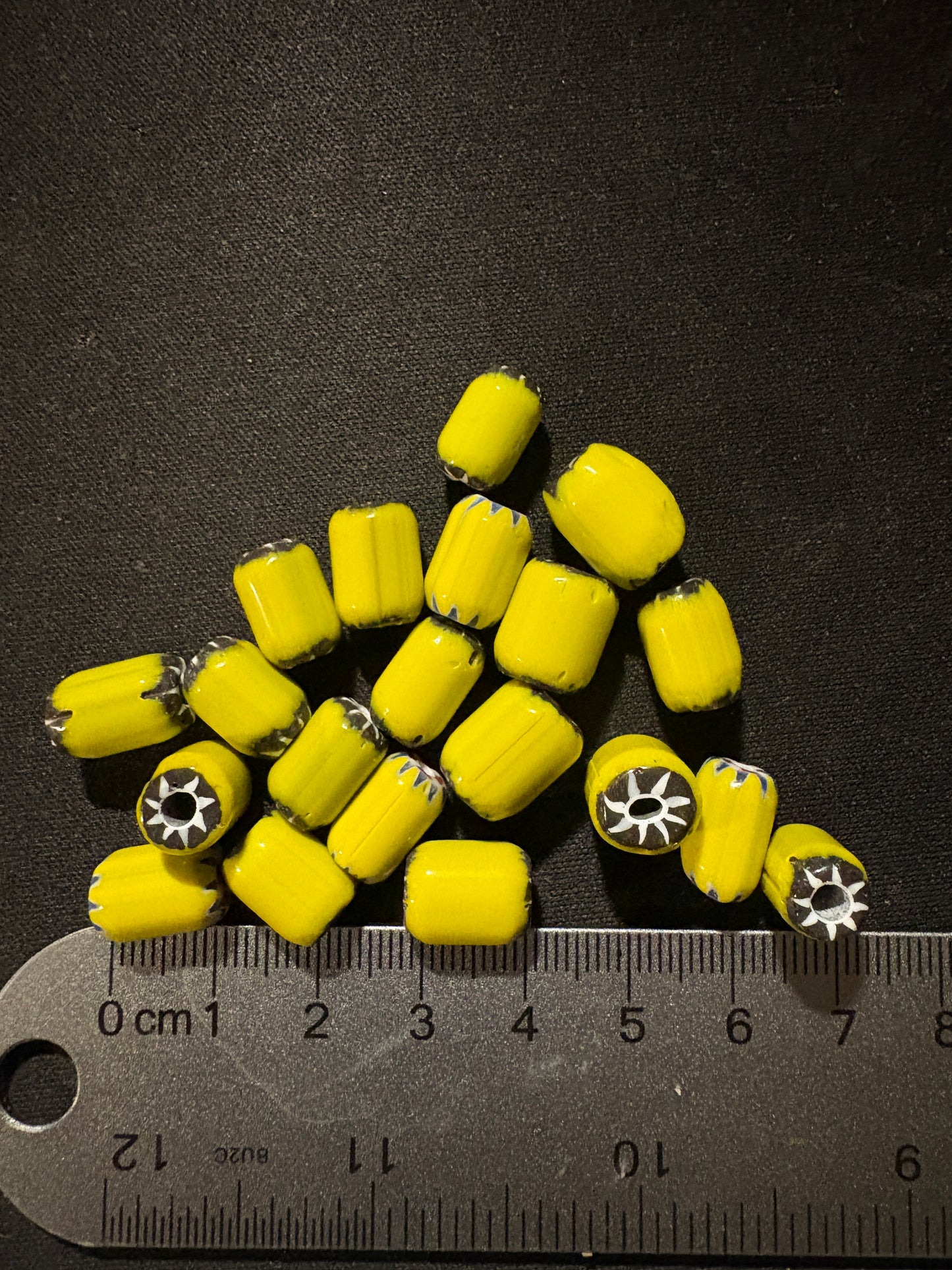 20 Chevron glass beads - Handmade Indian yellow 10-12mm (S152)
