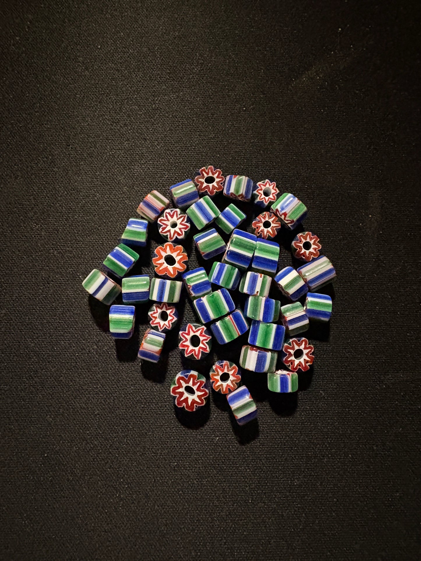 40 Chevrons striped glass beads (S154)- green 5mm
