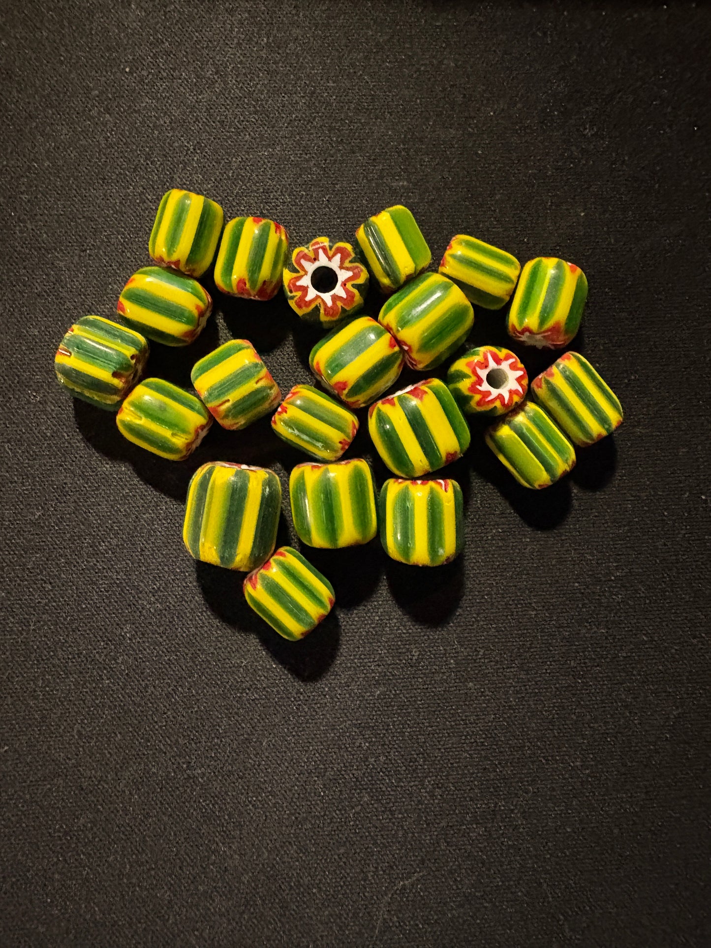 20 Chevrons striped glass beads (S155)- green yellow 12mm