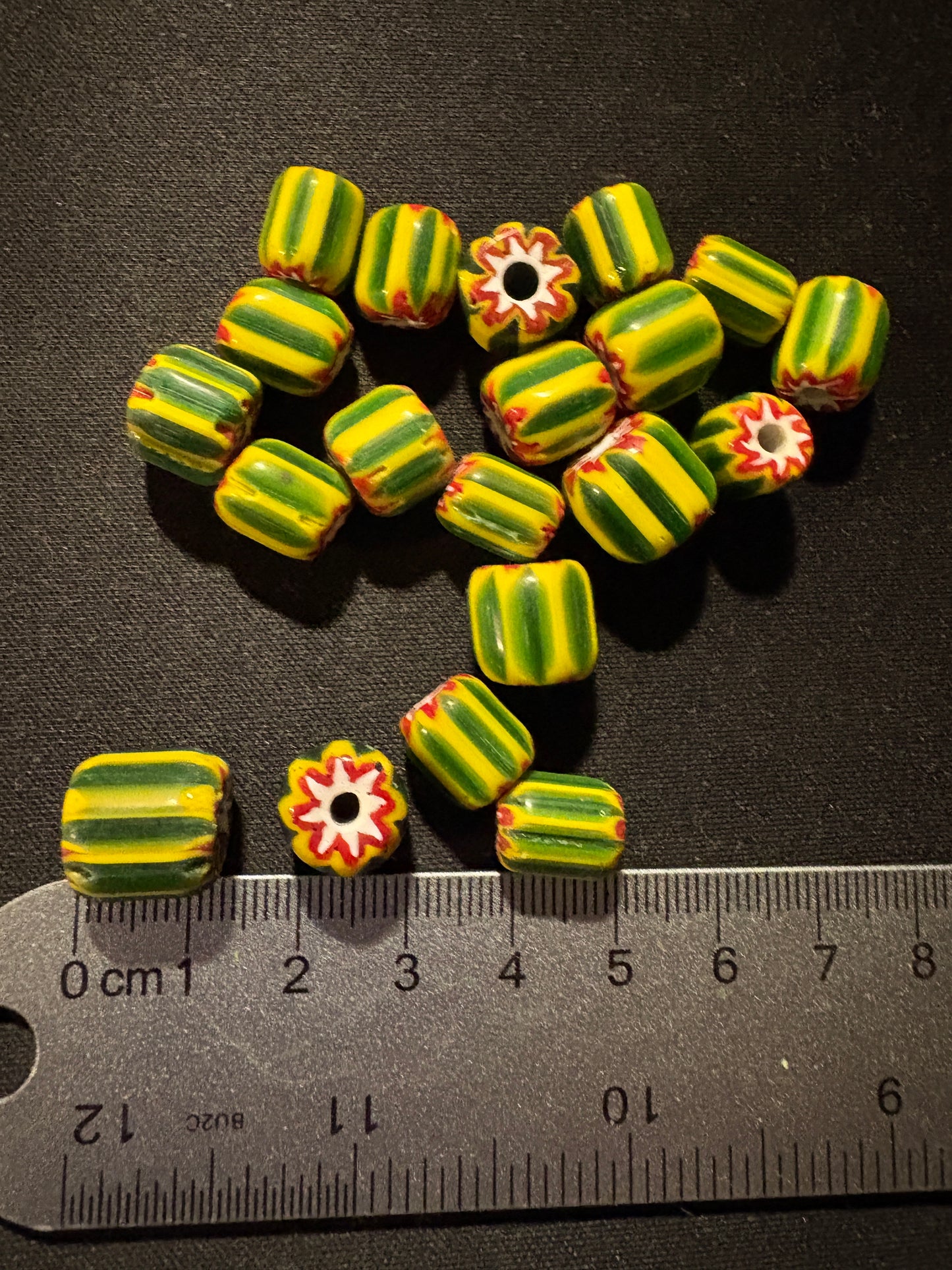 20 Chevrons striped glass beads (S155)- green yellow 12mm