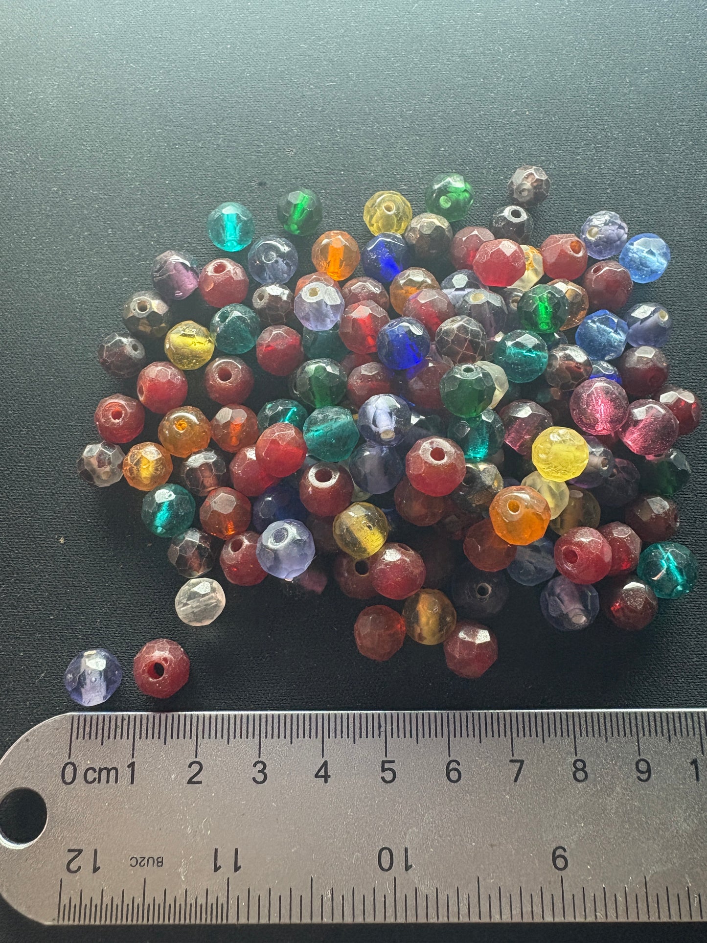 100g Glass beads (S1241)- facetted glass beads- 8mm