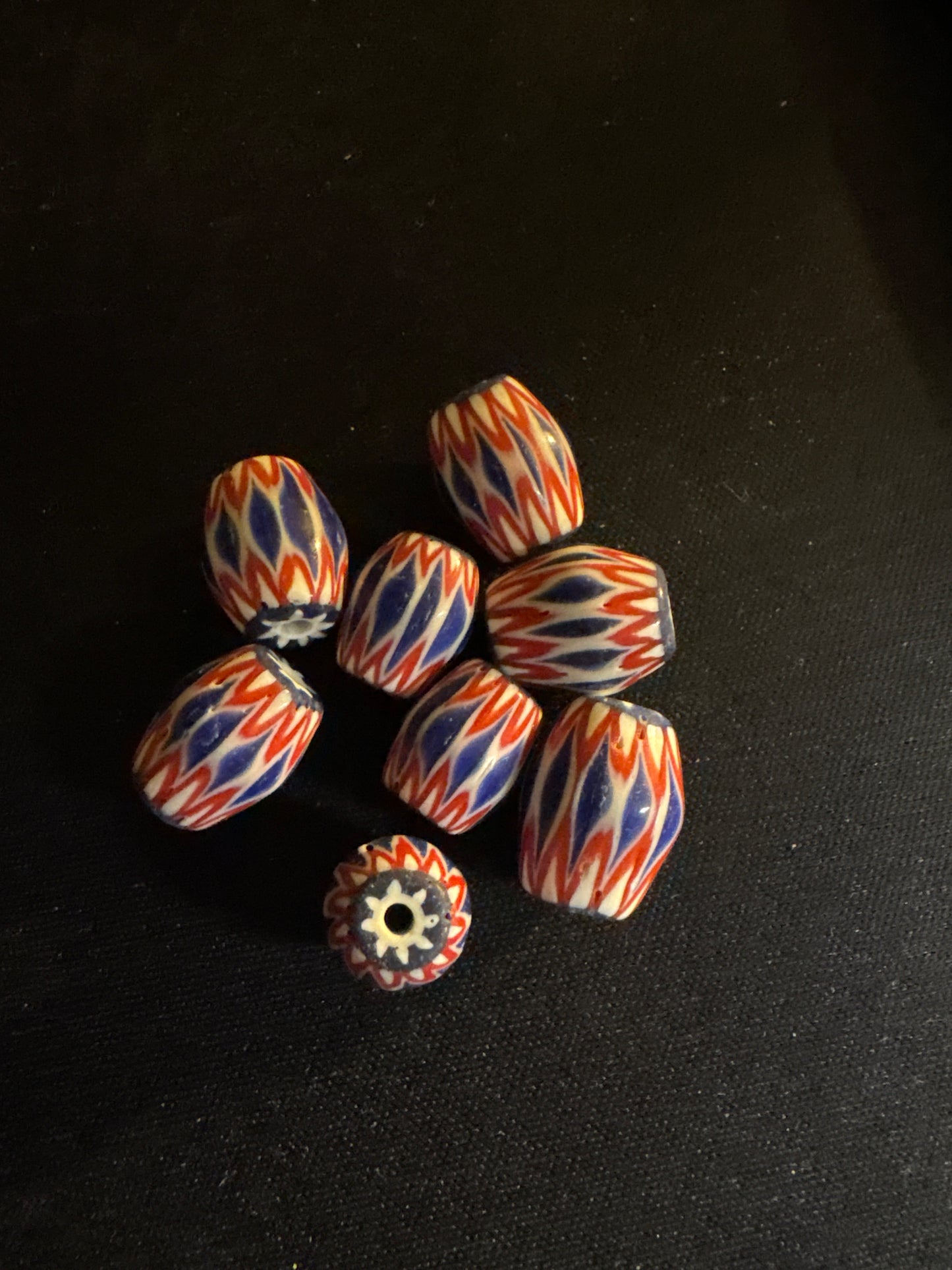 8 Vintage Chevron glass beads - Medium Size - Indian Native American (S02)