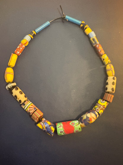 Authentic African Trade Beads, Antique Beads [BR0018)