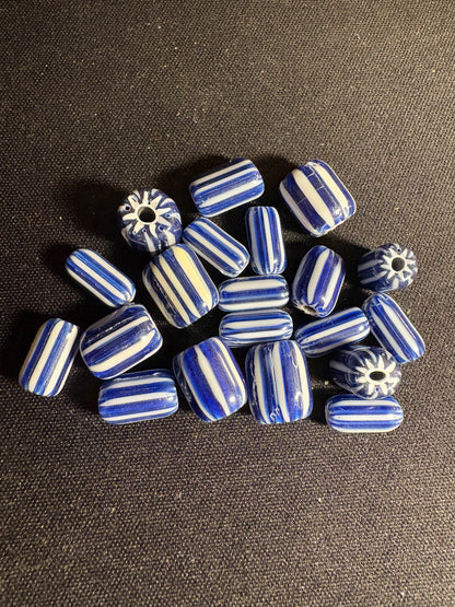 20 Blue Navy Striped Chevron cylinder glass beads (S03)