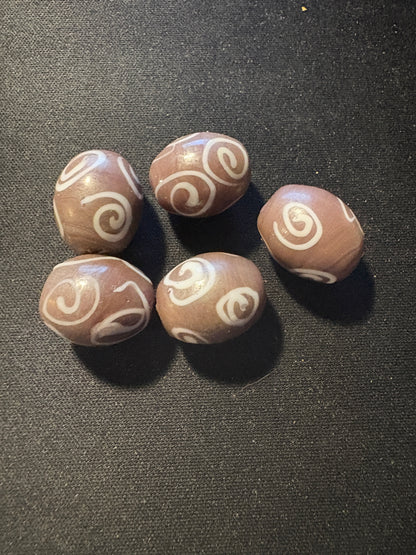 5 Zen Swirl glass beads (s135)- Fancy Rare Art Deco - 15mm