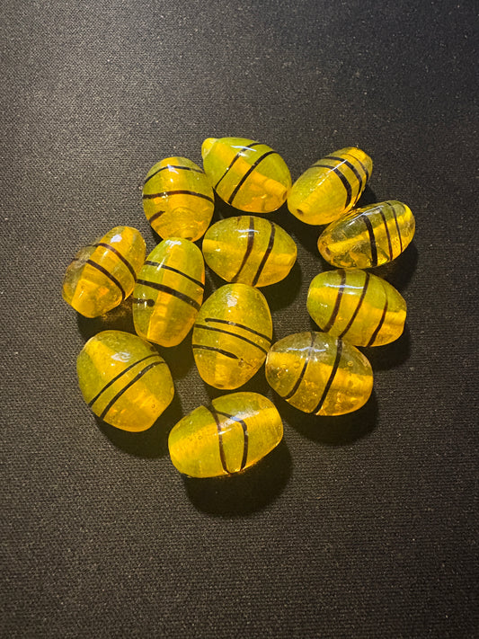 12 Yellow glass beads (s142)- Fancy Rare Art Deco- 18mm