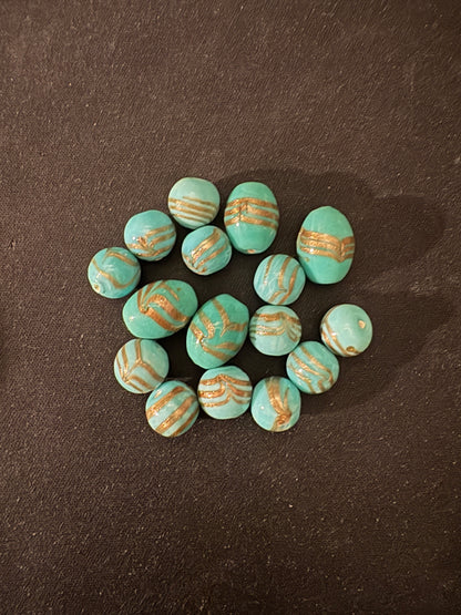 16 turquoise gold swirl matched glass beads (S304)- Fancy- 10-15mm